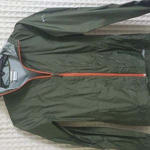 Columbia rain coat